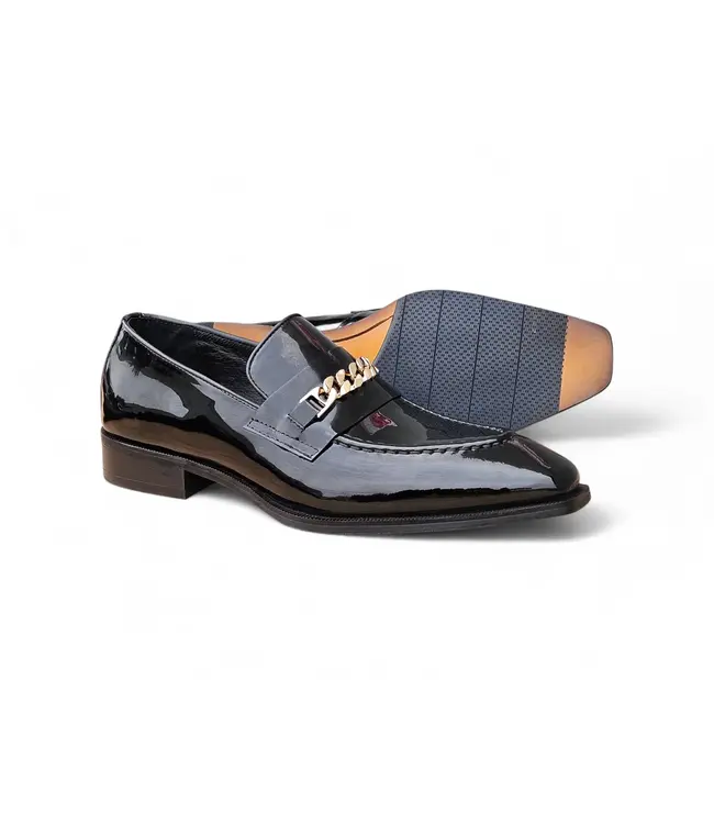 Carrucci Carrucci Amber Patent Leather Chain Loafer