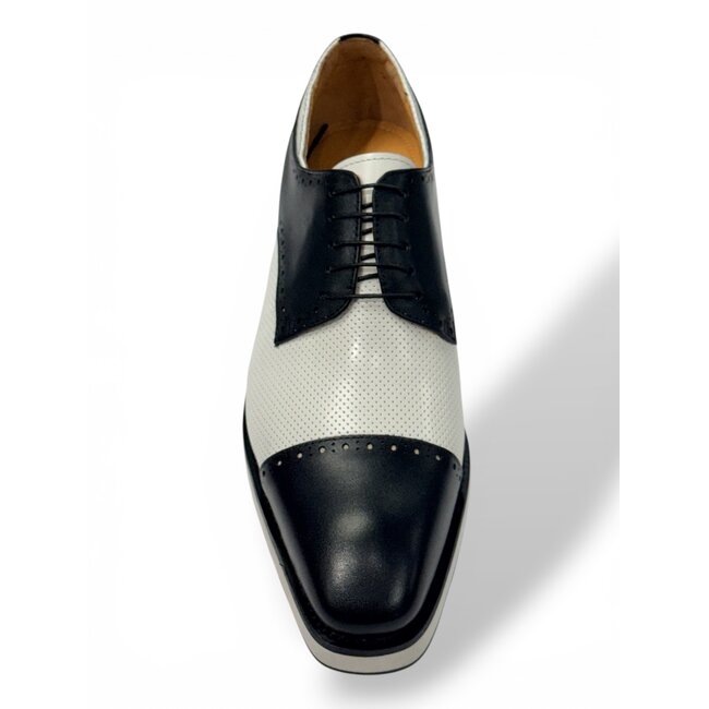 Carrucci Carrucci 'KS522-08T' Cap-Toe Lace-Up