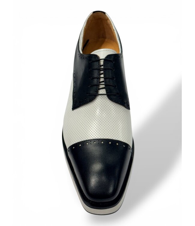 Carrucci Carrucci 'KS522-08T' Cap-Toe Lace-Up