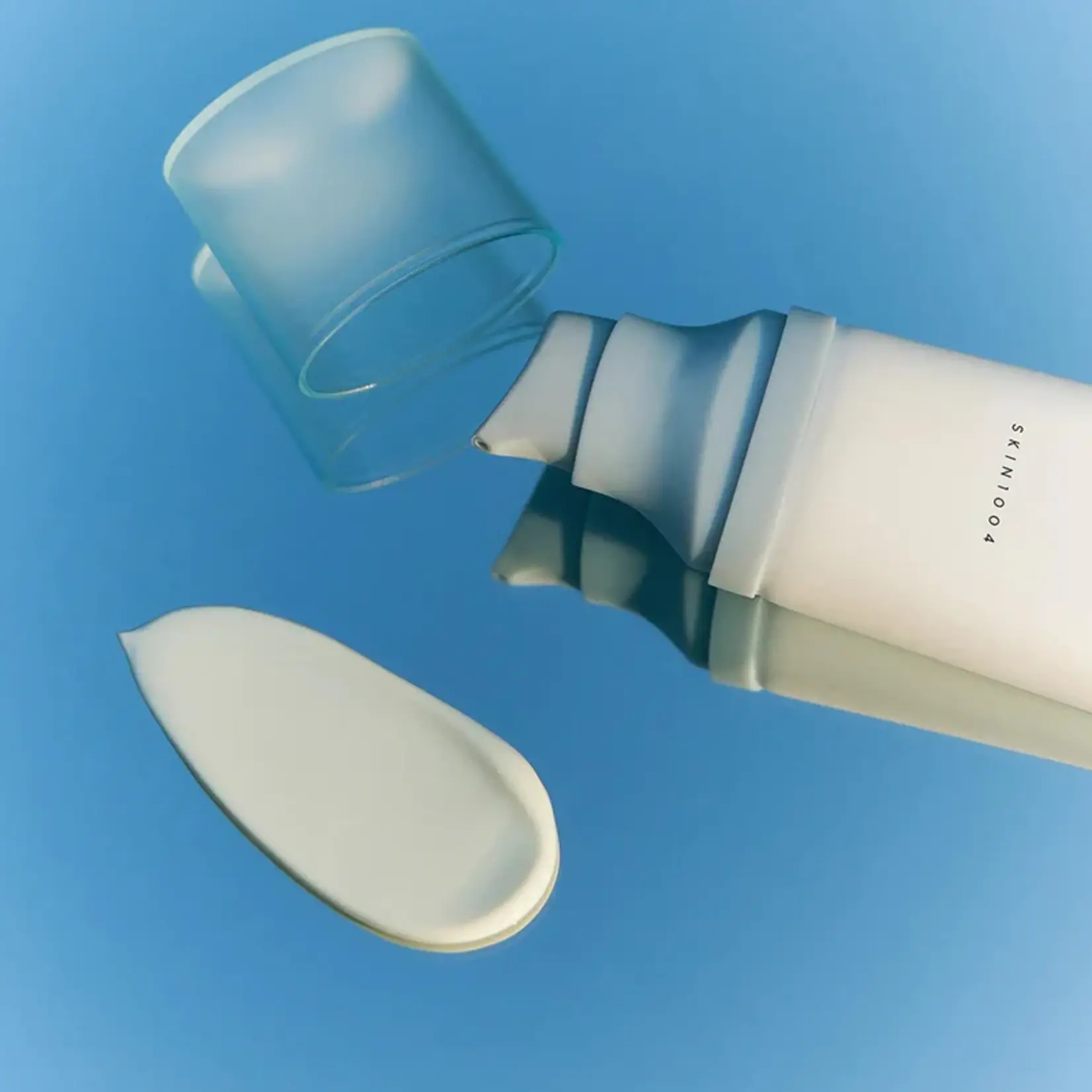 Skin1004 Protector solar liquido Skin1004 Hyalu-Cica FPS 50+ 50 ml