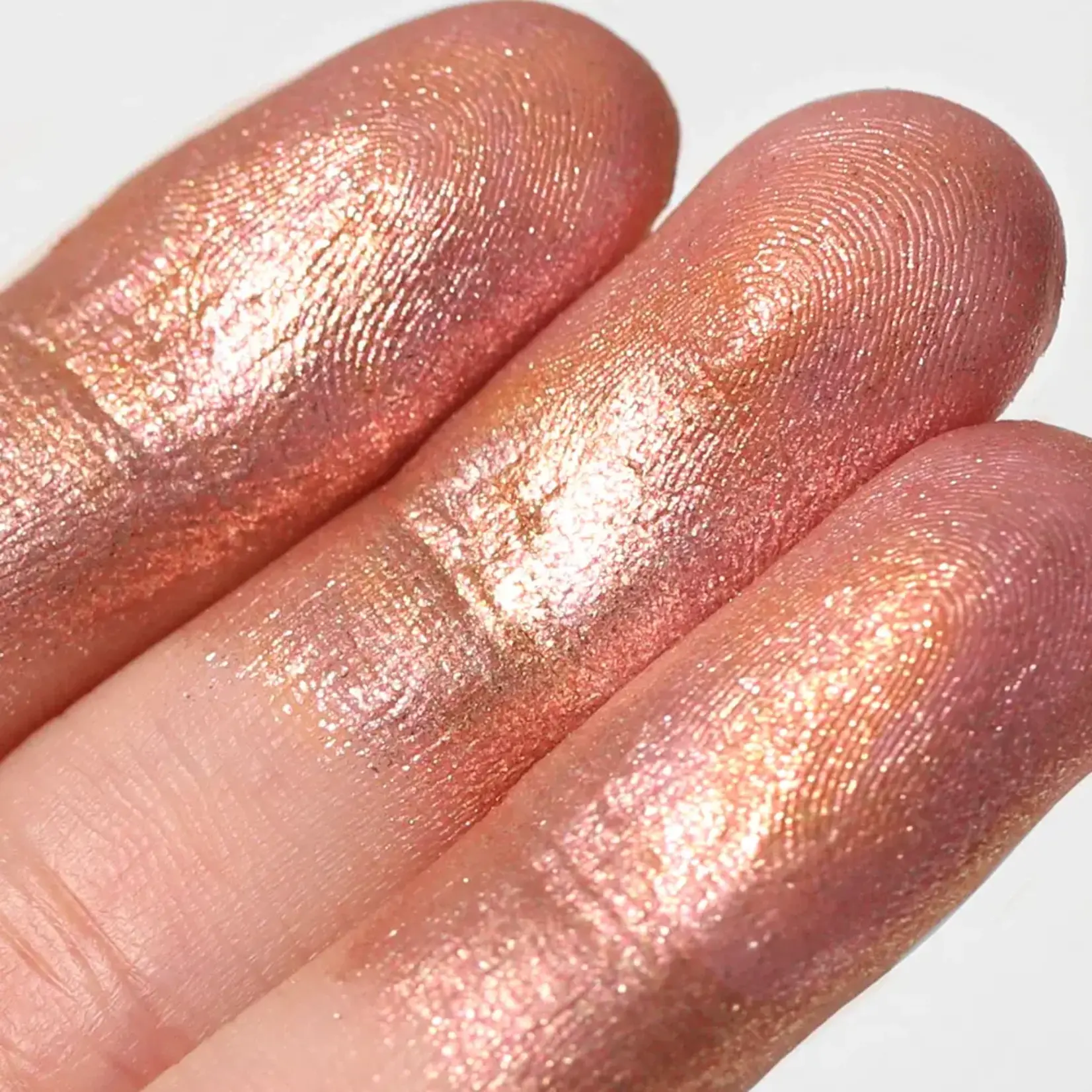 Moira Sombra en barra Moira Stellar glaze stick 04 Beauty  queen