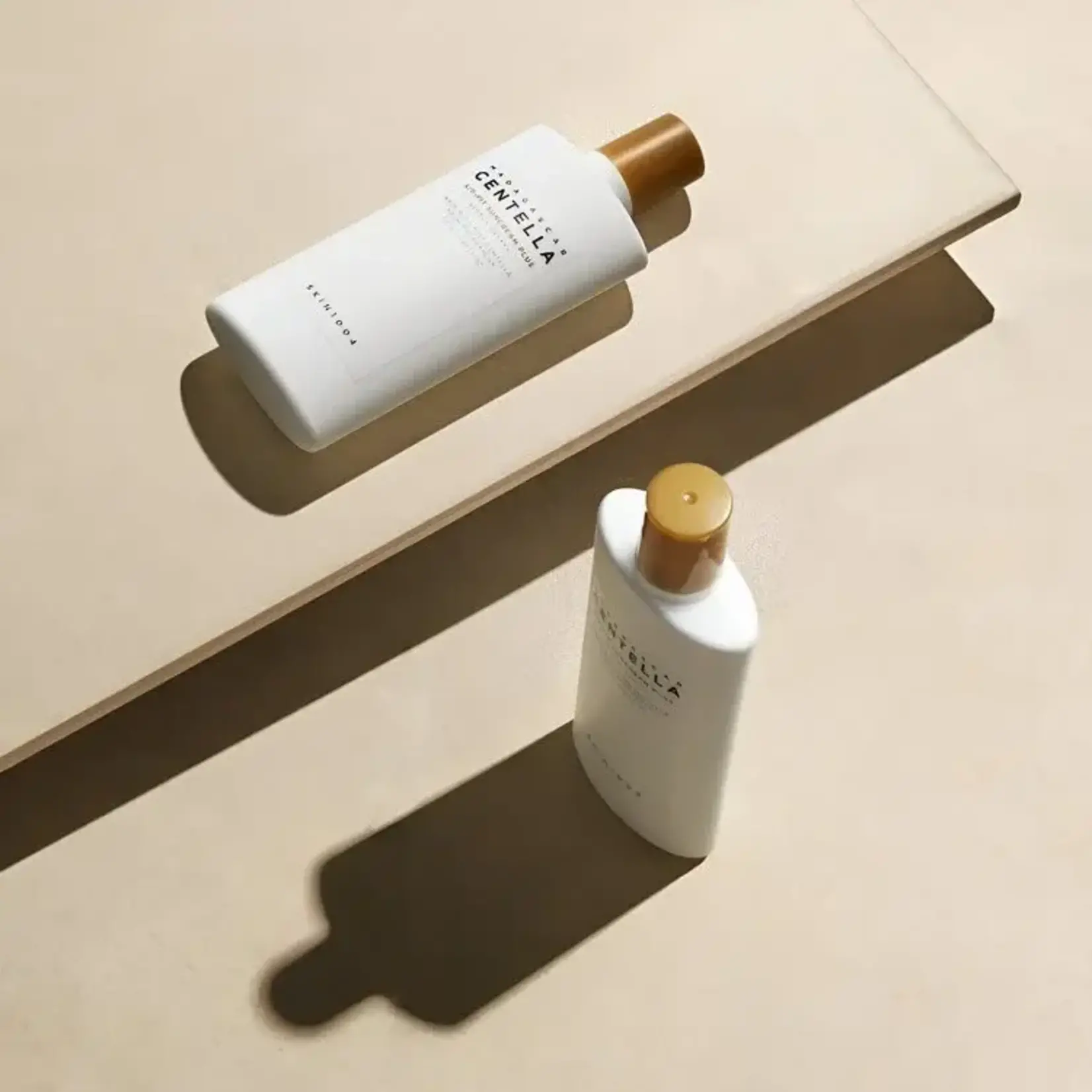 Skin1004 Protector solar liquido Skin1004 AirFit Suncream Plus FPS 50+ 50 ml