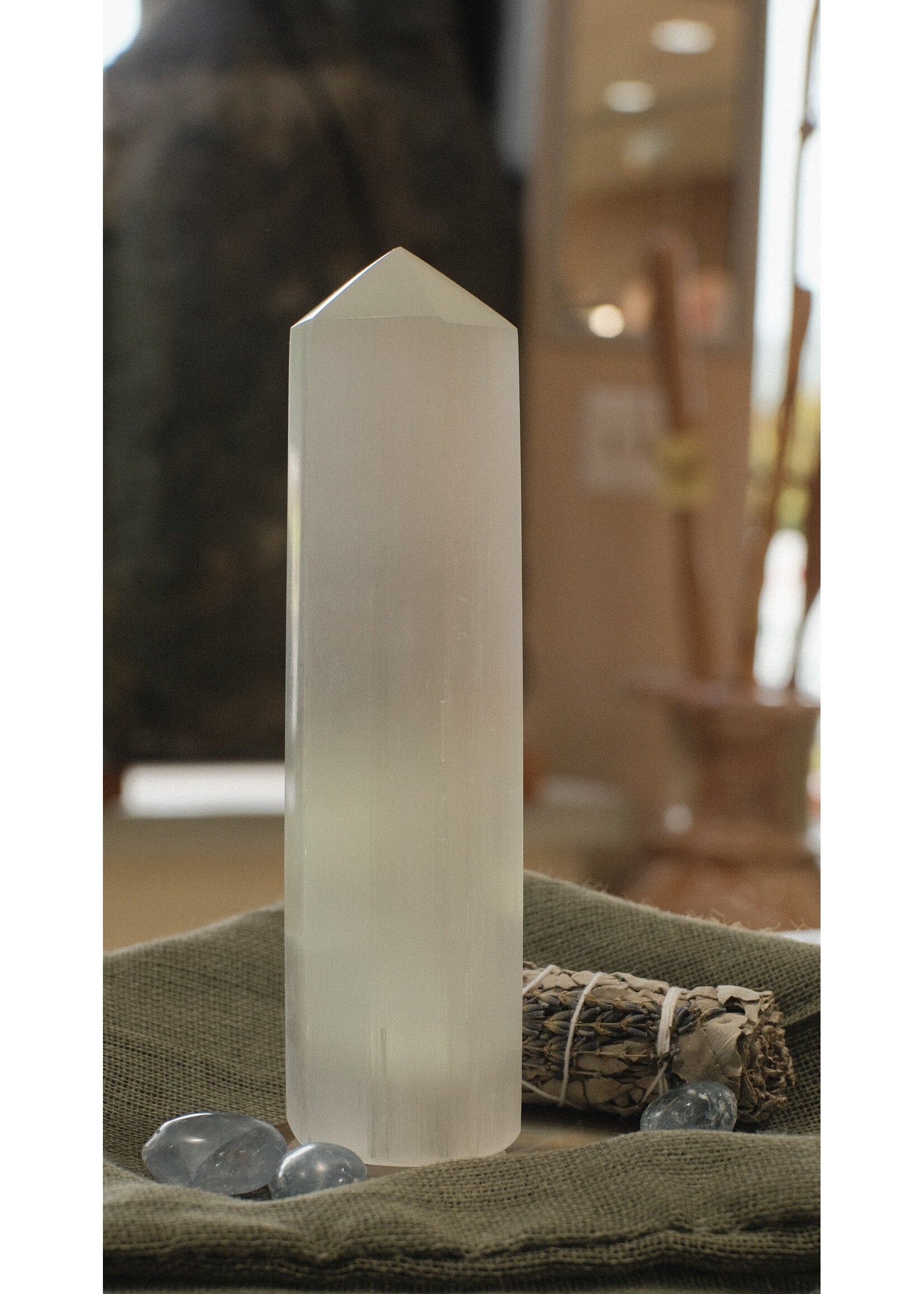 Selenite Point (LG)