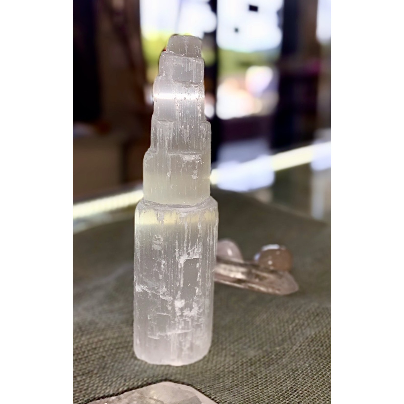 Selenite tower med