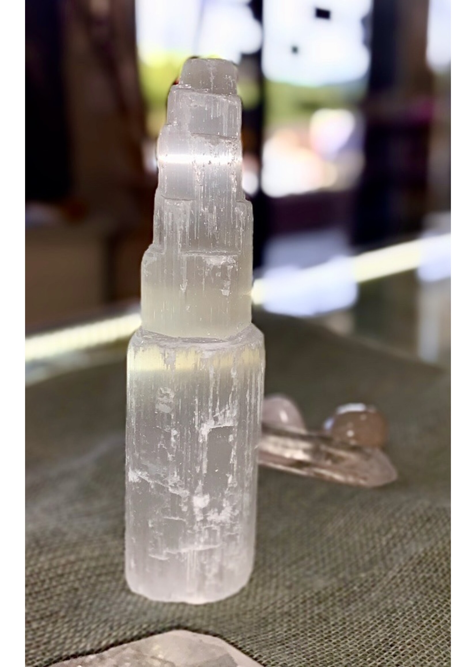 Selenite tower med