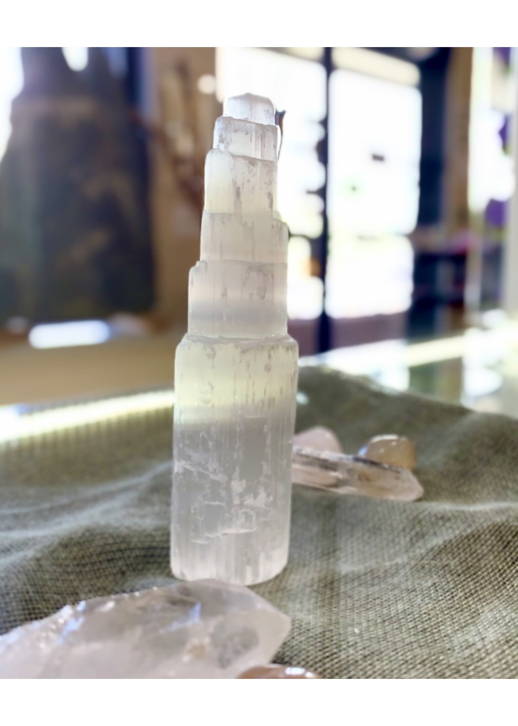 Selenite tower med