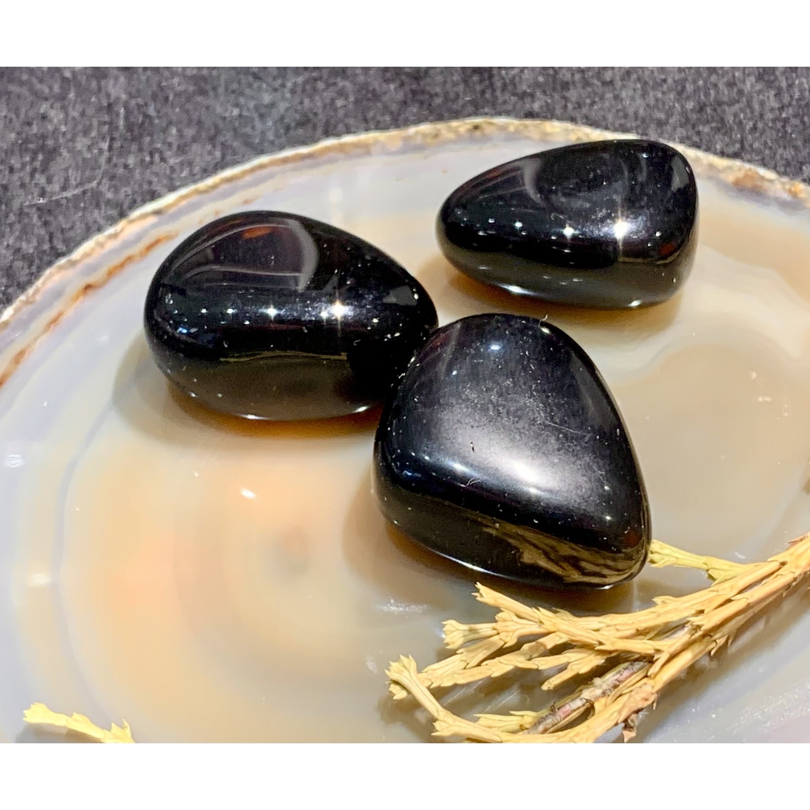 Obsidian - tumbled piece black