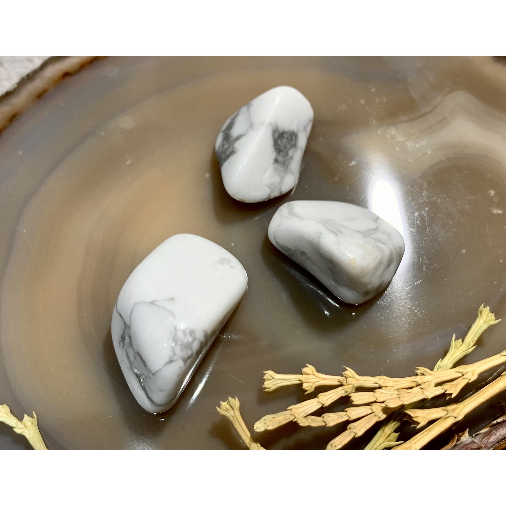 Howlite - piece
