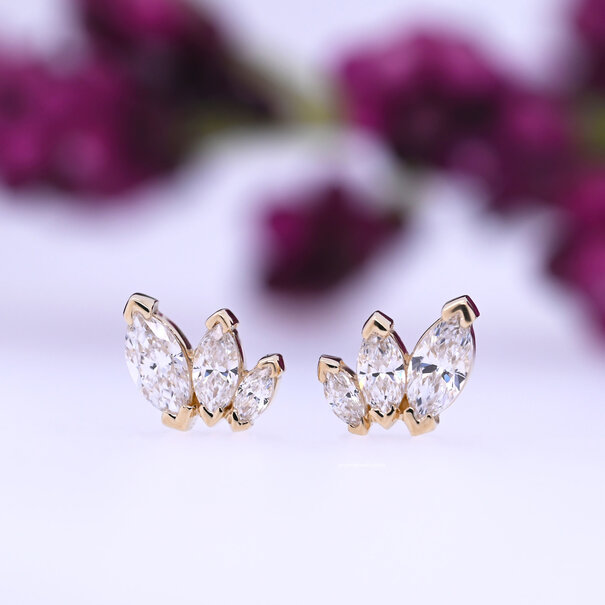 French Kiss with Cubic Zirconia | 9x7mm Overall