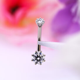 Navel Curve | 8-Prong Basket with Moissanite