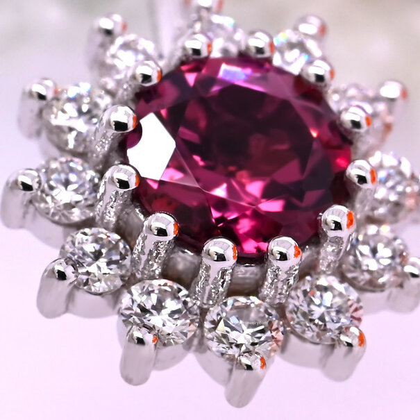 The Rose Navel Curve with Diamond |  Rhodolite
