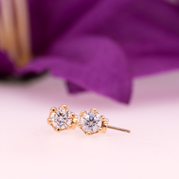 BVLA Front Facing Round 6 Prong with White Cubic Zirconia