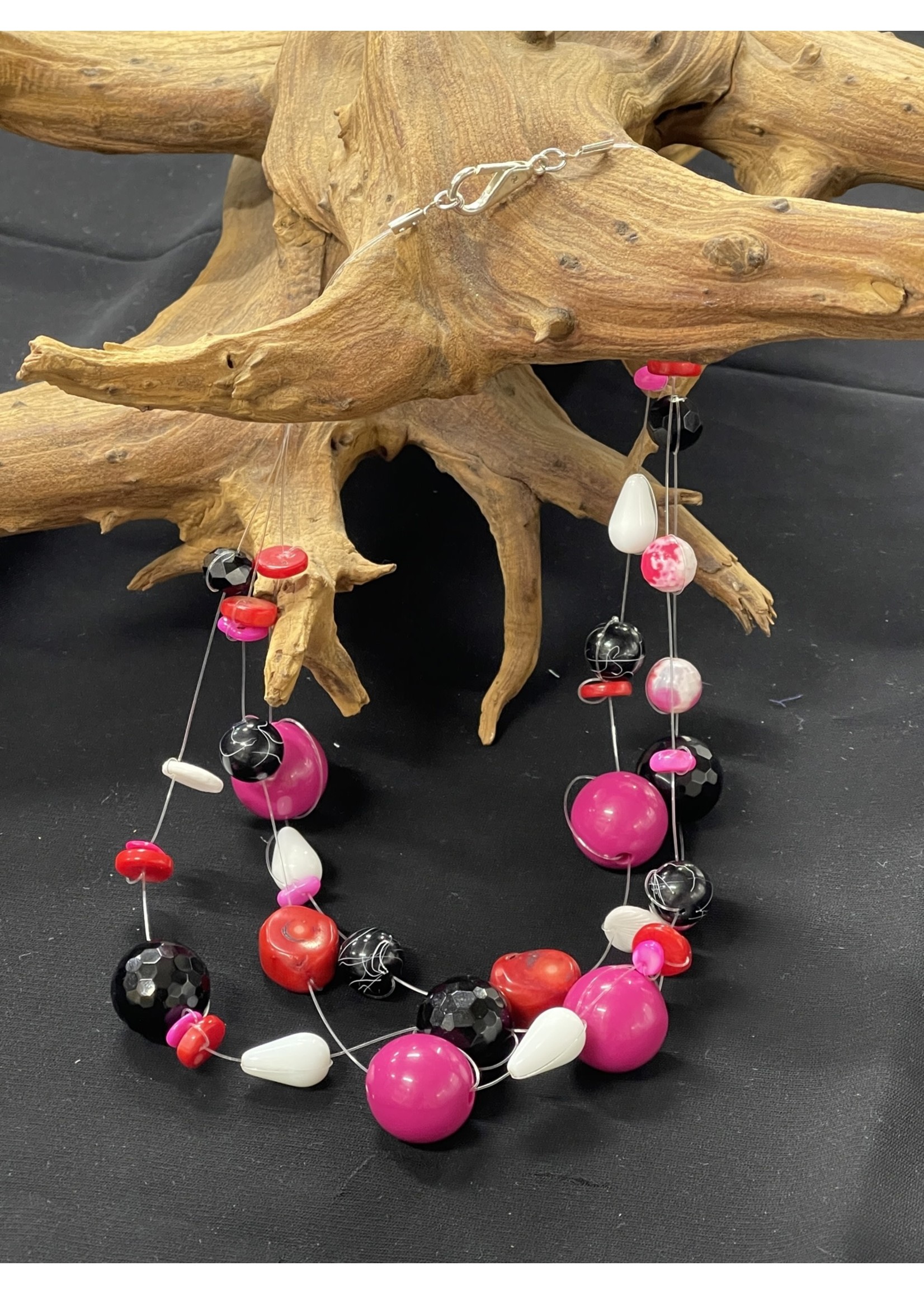 NECKLACE AC01-4763-22Red,Raspberry, black & white beads on fishing line necklace