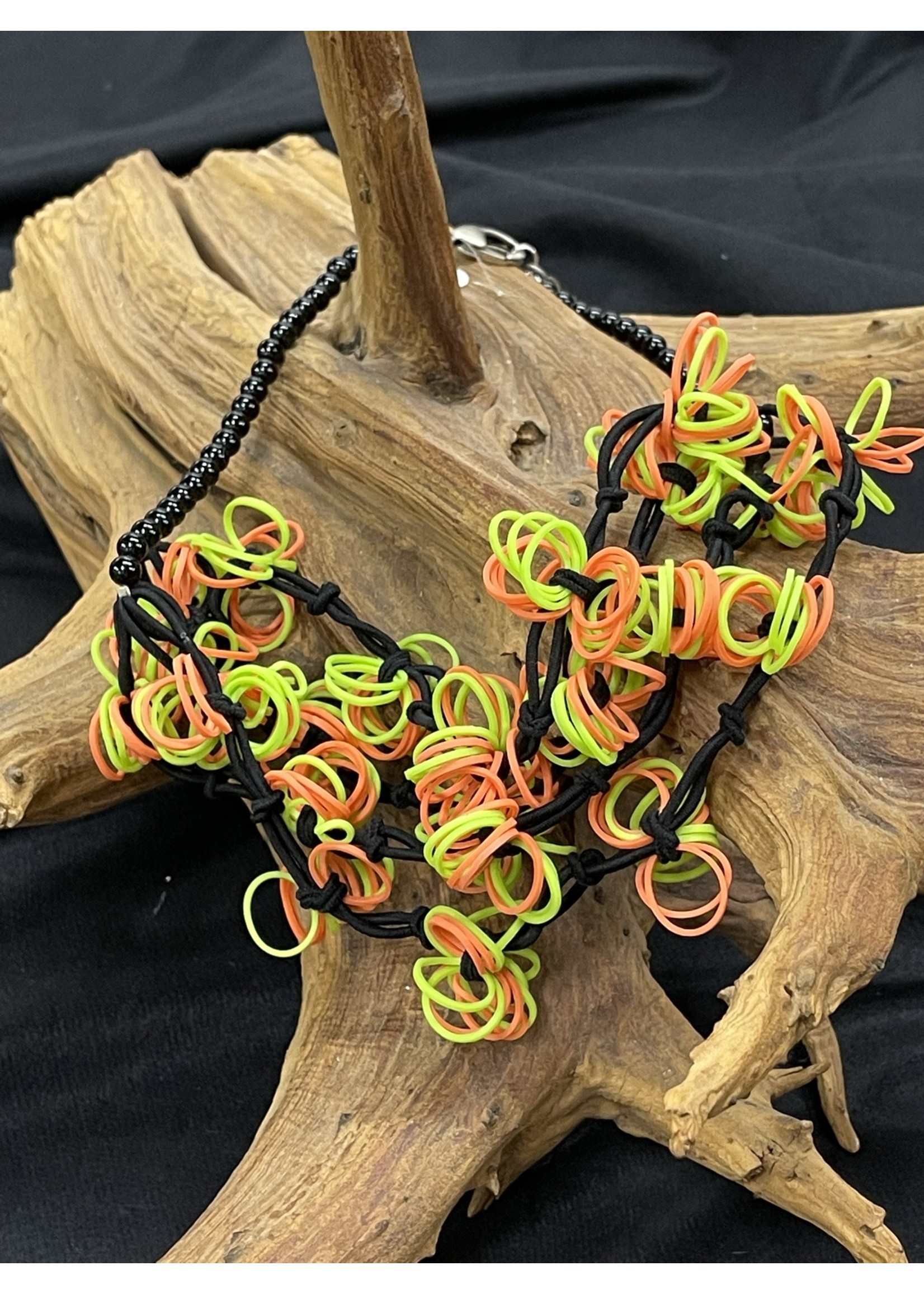 AC01-4327-20 Lime& orange rubber bands W/onyx Necklace