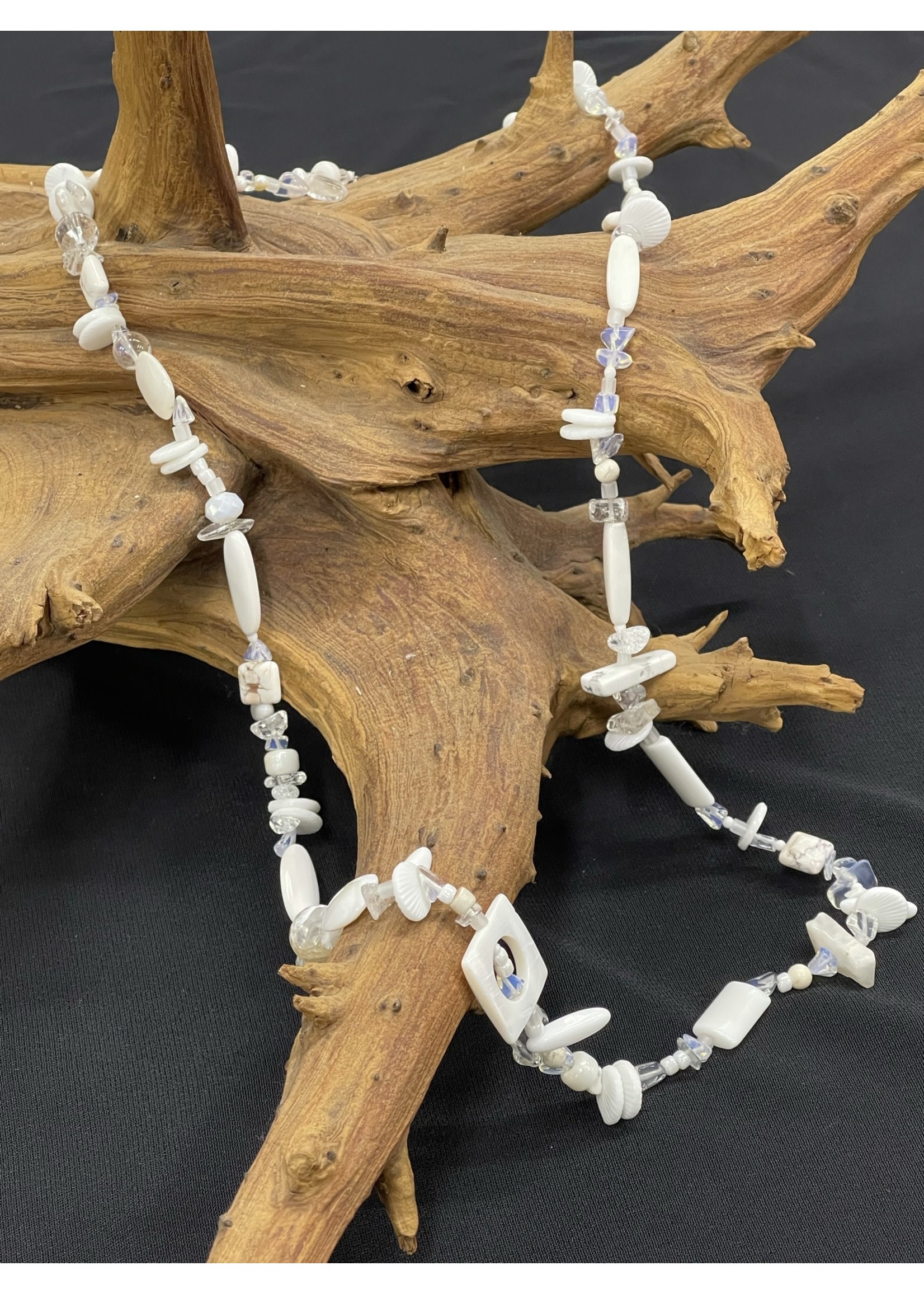 AC01-4629-21 White Long Agate Necklace