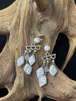 AC01-4228-19 Fresh water pearl & silver post earrings