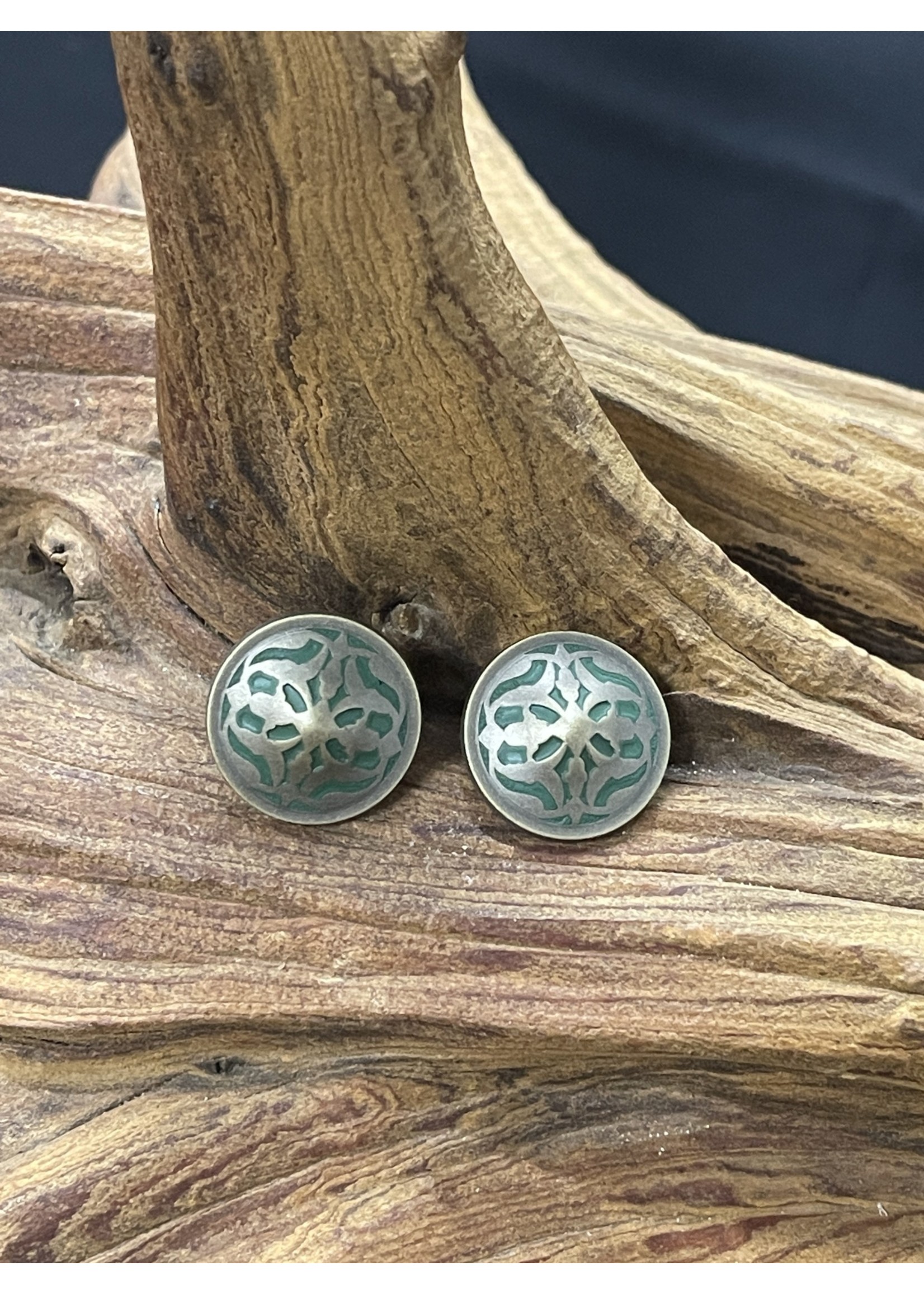 AC01-4494- 20  Silver & green post earrings