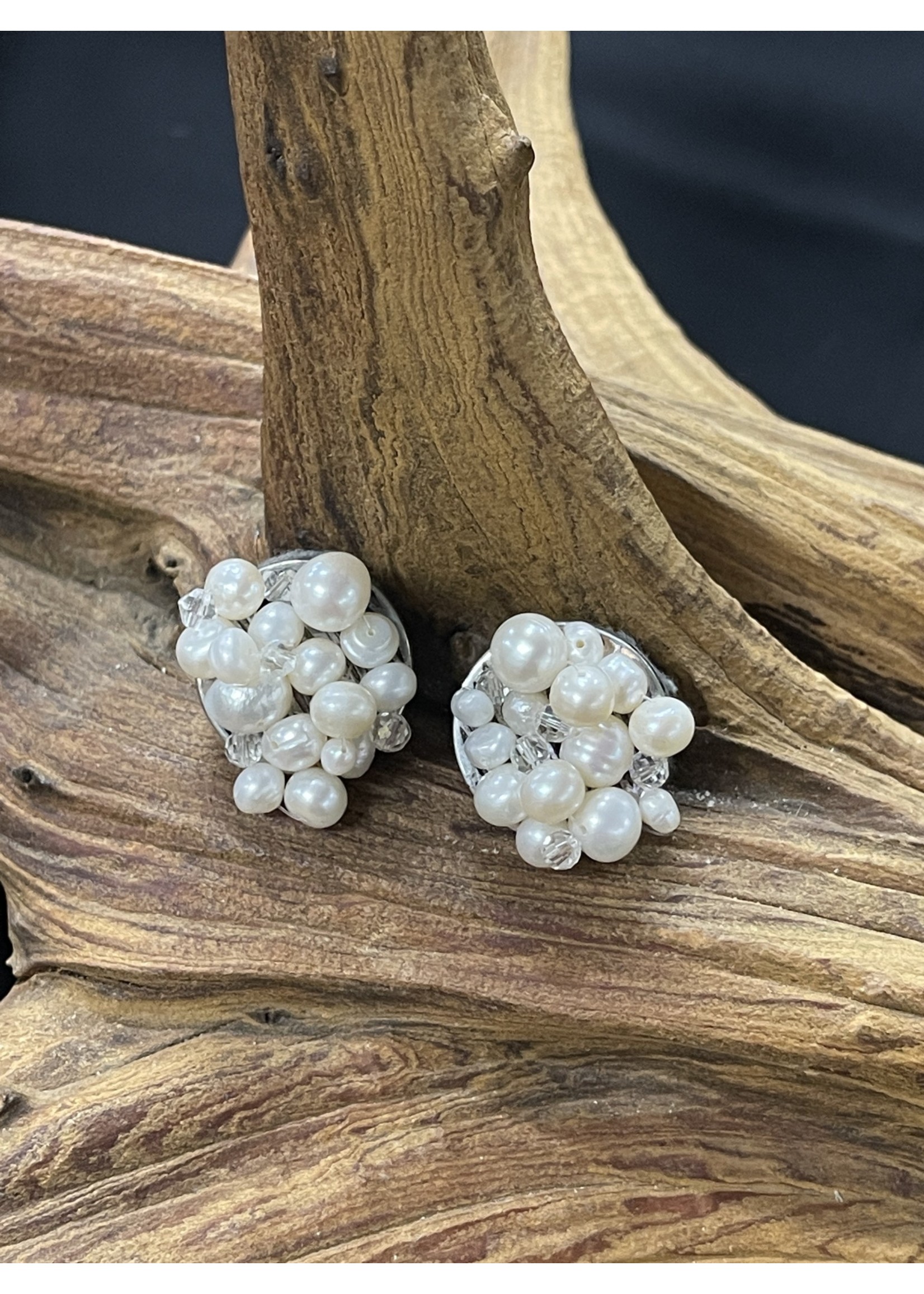 AC01-1924-13 white pearls & clear crystal clip earrings