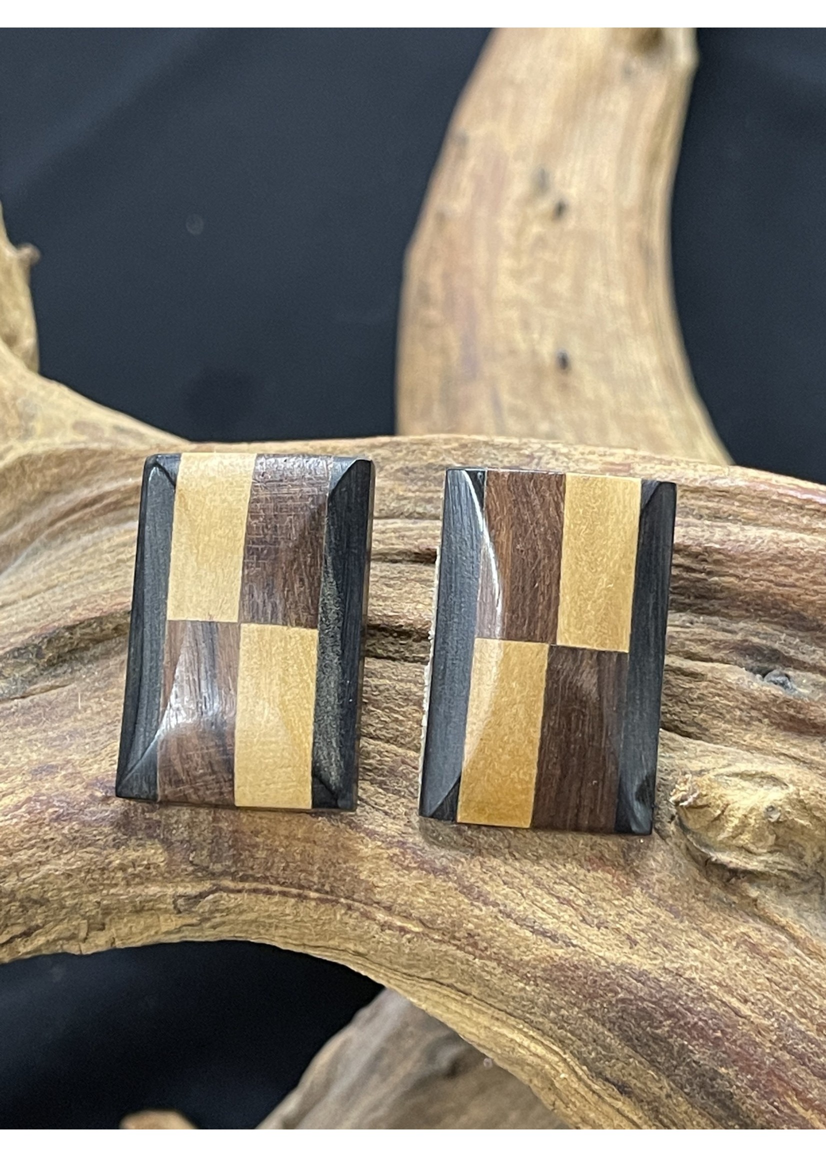 AC01-4207- 19 Wooden clip earrings