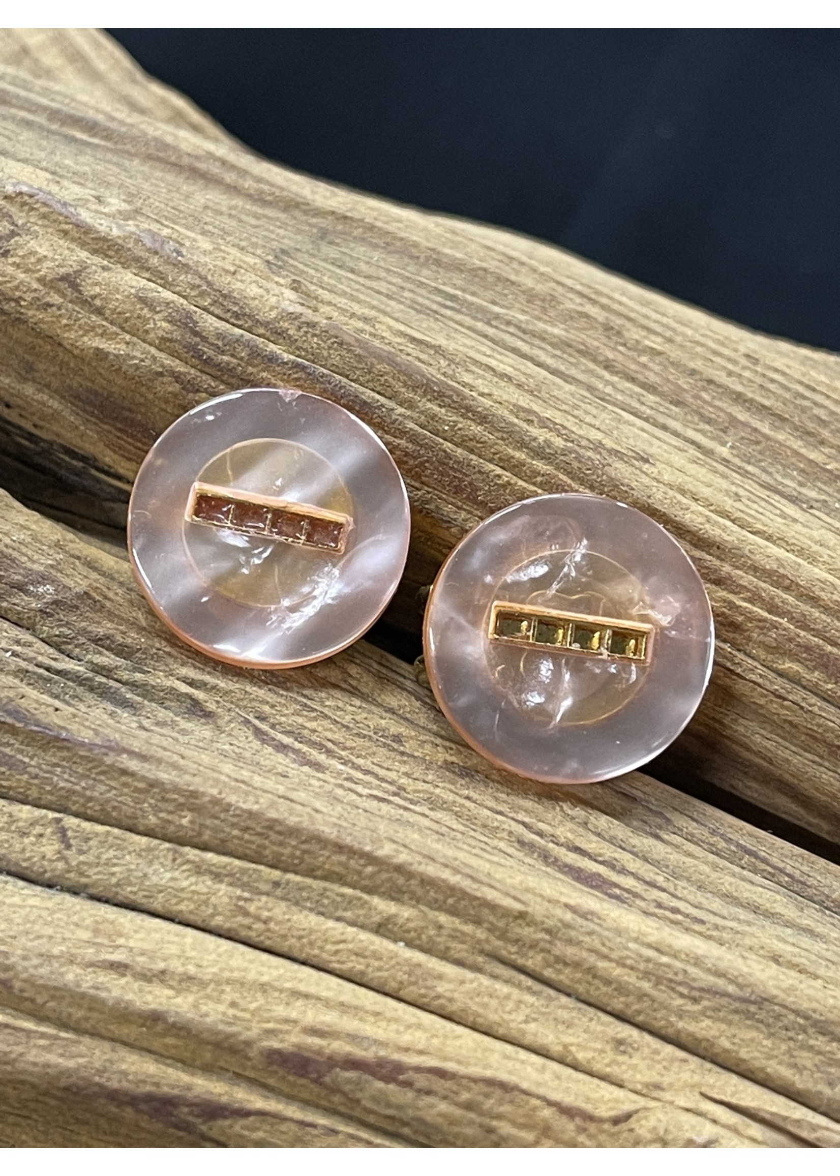 AC01-4404-20 Pink shell earrings