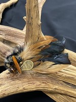 AC01-4304-19 Black/ brown feather & gold  pin