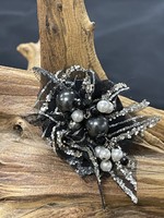 AC01-4785-22 Black, Gray sequin with gray & white  pearls Pin