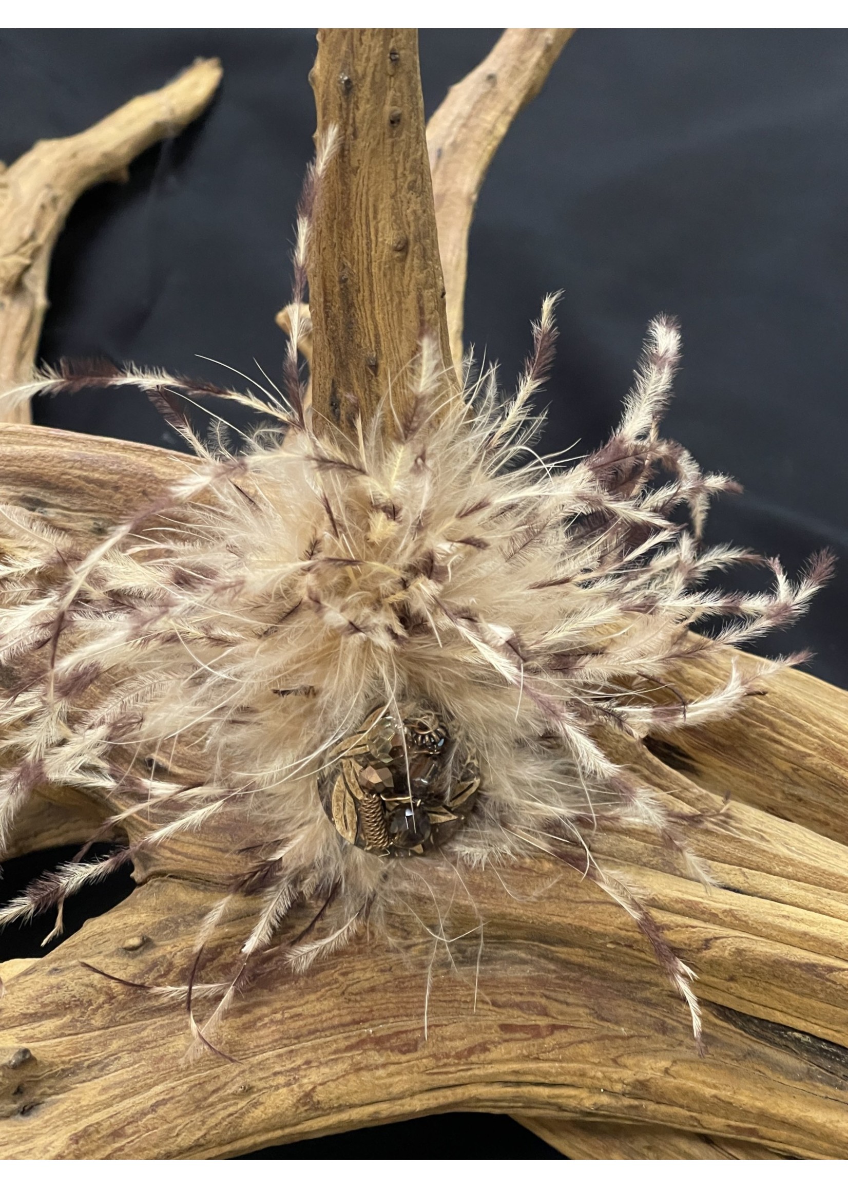 AC01-4267-19 Brown & Tan feathers pin