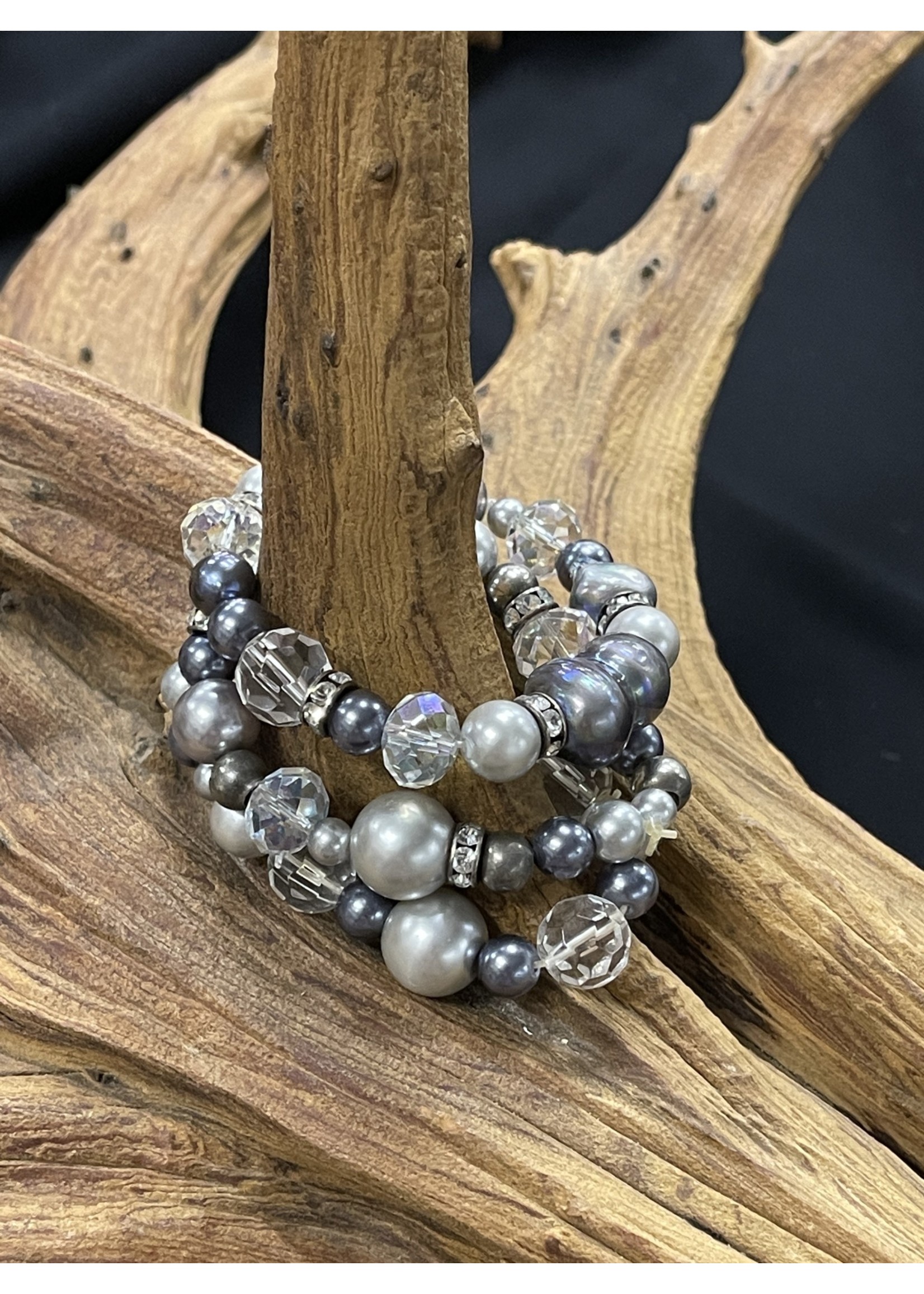 AC01-4162-19 gray pearls & clear crystal stretch bracelet