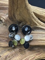 AC01-4714-22 Blk, lemmon & white button earrings