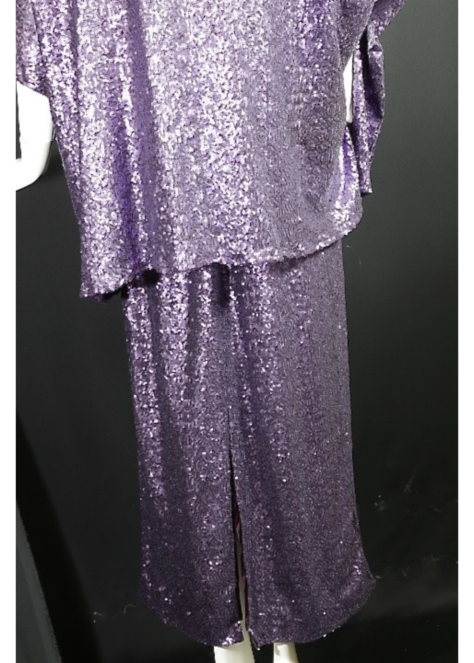 Skirt S794-ST227-M- Plum Lined sequin Skirt -M- Vent in the back, 2"hand hem