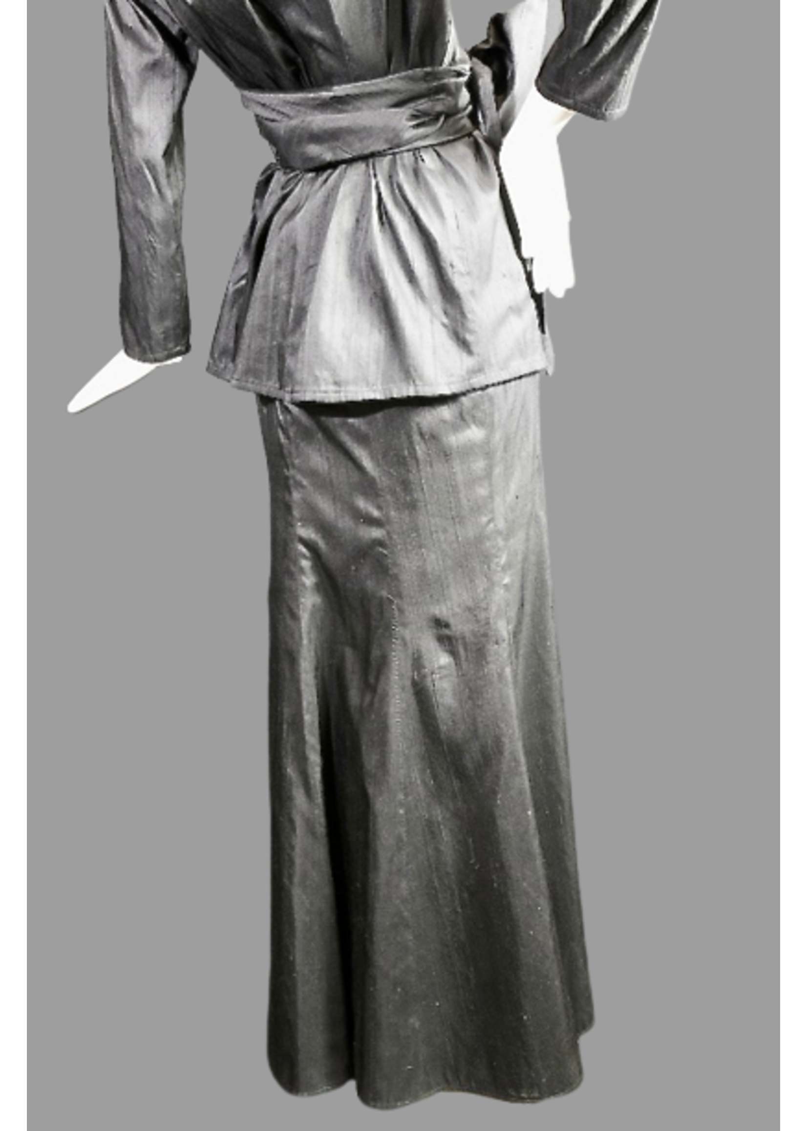 S7009-S1999-Black Doupioni Fishtail Skirt