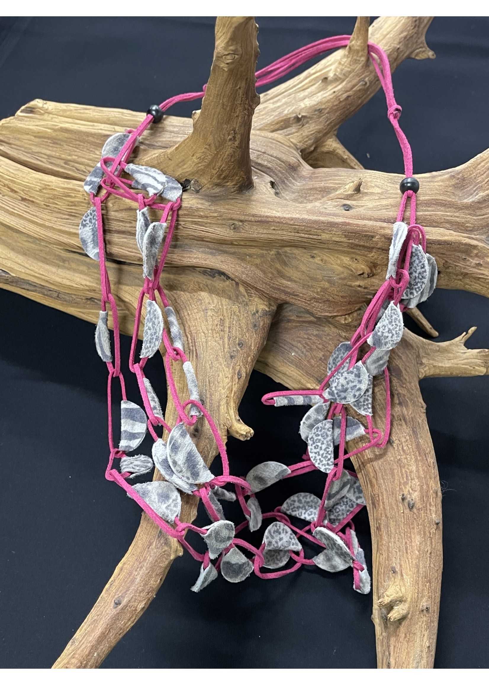 AC01-4318-20 Pink suede long necklace with grey animal print leather