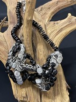 AC01-4557-21 Black & Silver Button Necklace