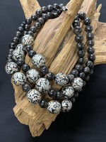 AC01-4235–19 Black horn & handpainted wood balls necklace