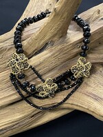 AC01-4852-23 Gold Flowers & Onyx Necklace