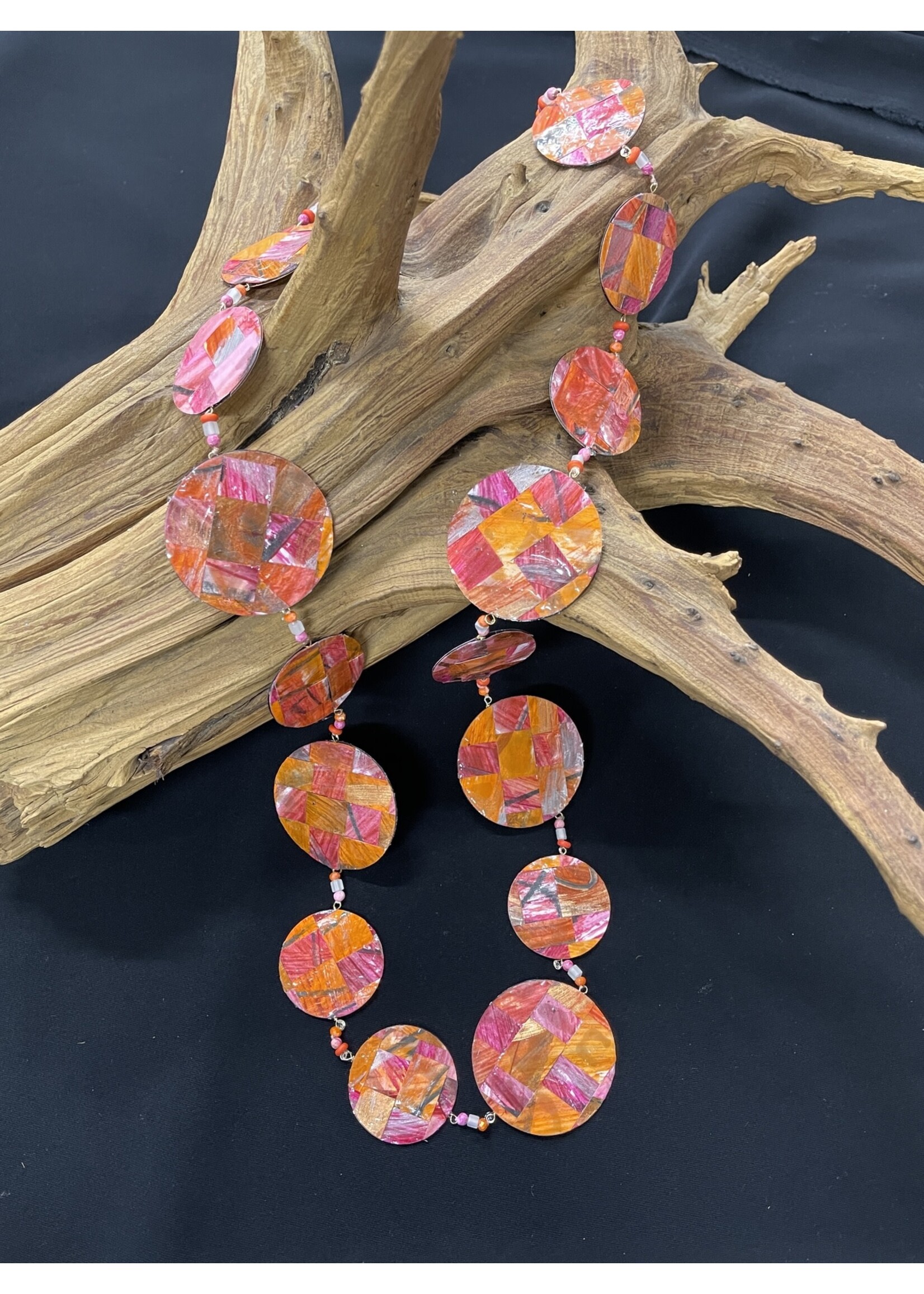 AC01-4856-23 Orange & Pink Paper Dots Necklace