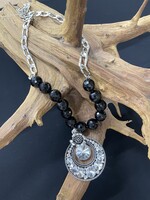 AC01-4889-23 Long Onyx & silver Pendant Necklace