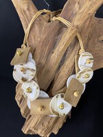 AC01-4887-23 White Mother of pearls & wooden squares Necklace