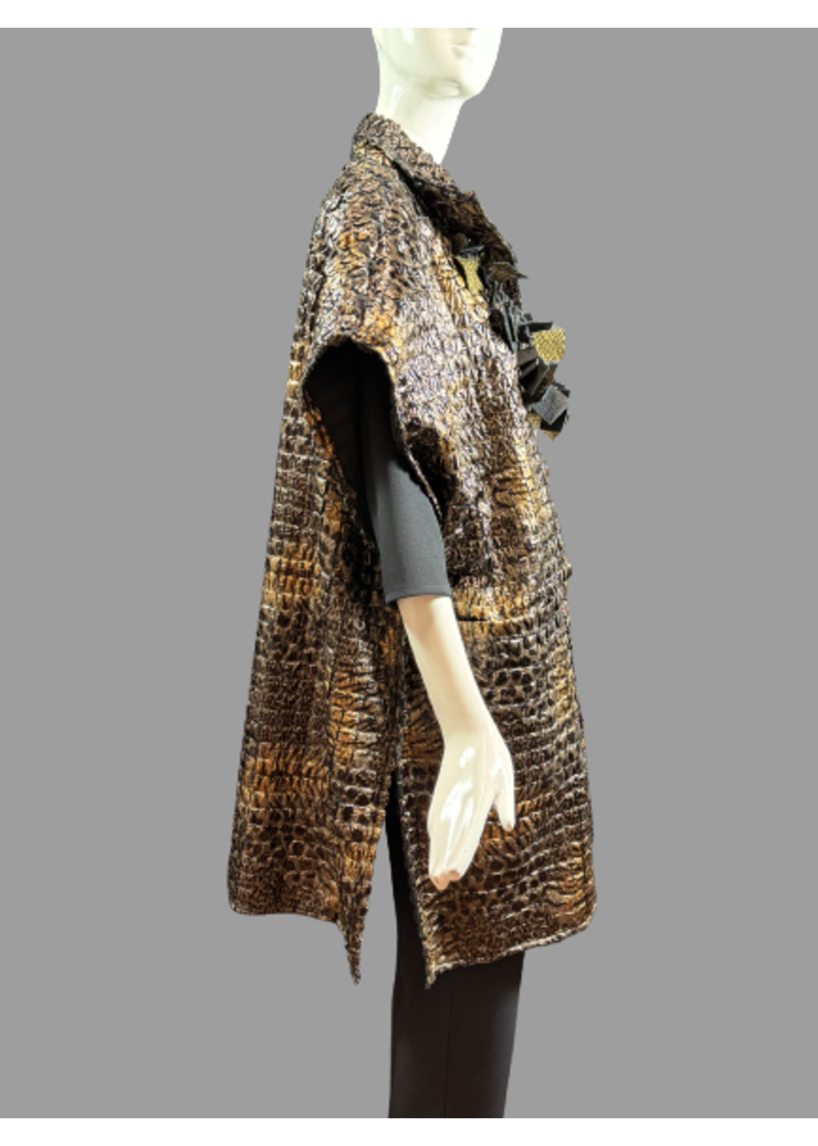 C859-F5-O/S Gold&Black Fur Cape/coat O/S