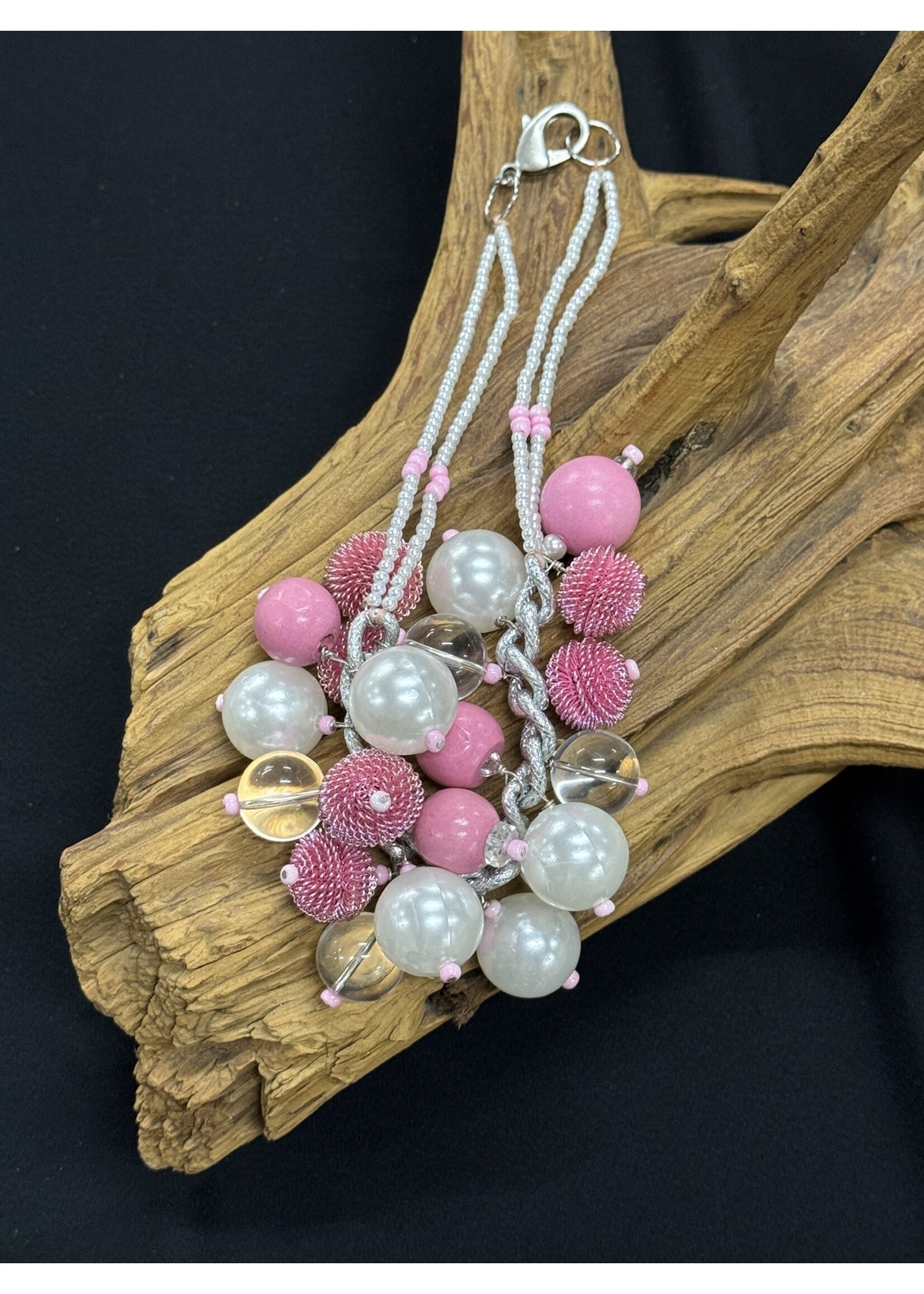 AC01-4954-24 White & pink necklace