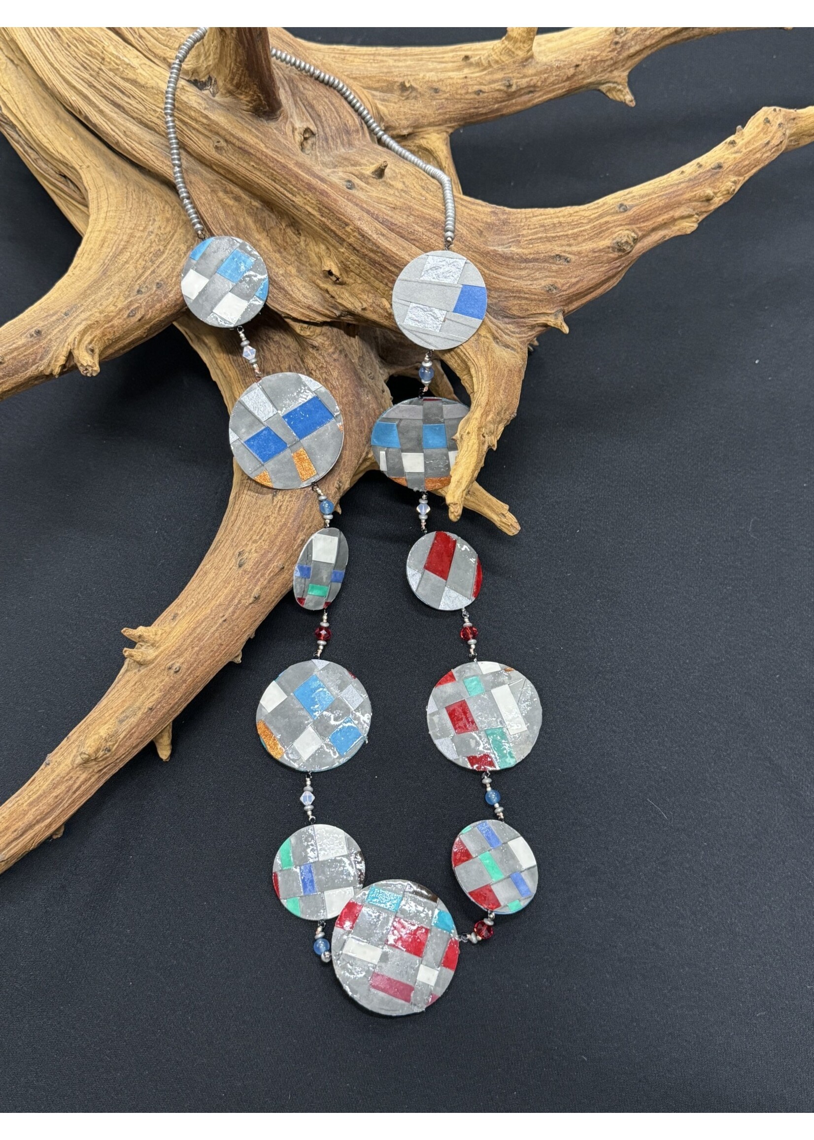 AC01-4847-23 Gray,teal & red Art Paper Dots Necklace