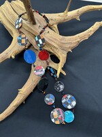 AC01-4958-24 Black, red, blue paper Dots Necklace