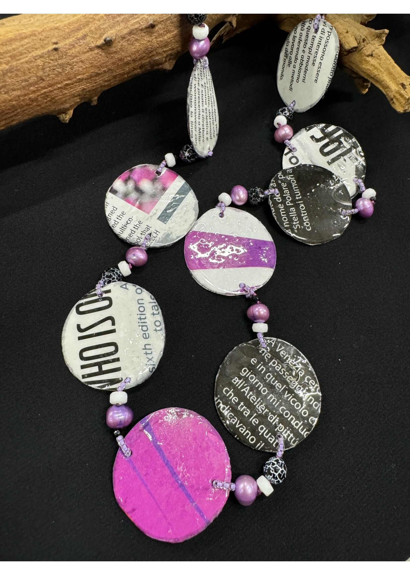 AC01-4990-24 Purple Magazine Necklace