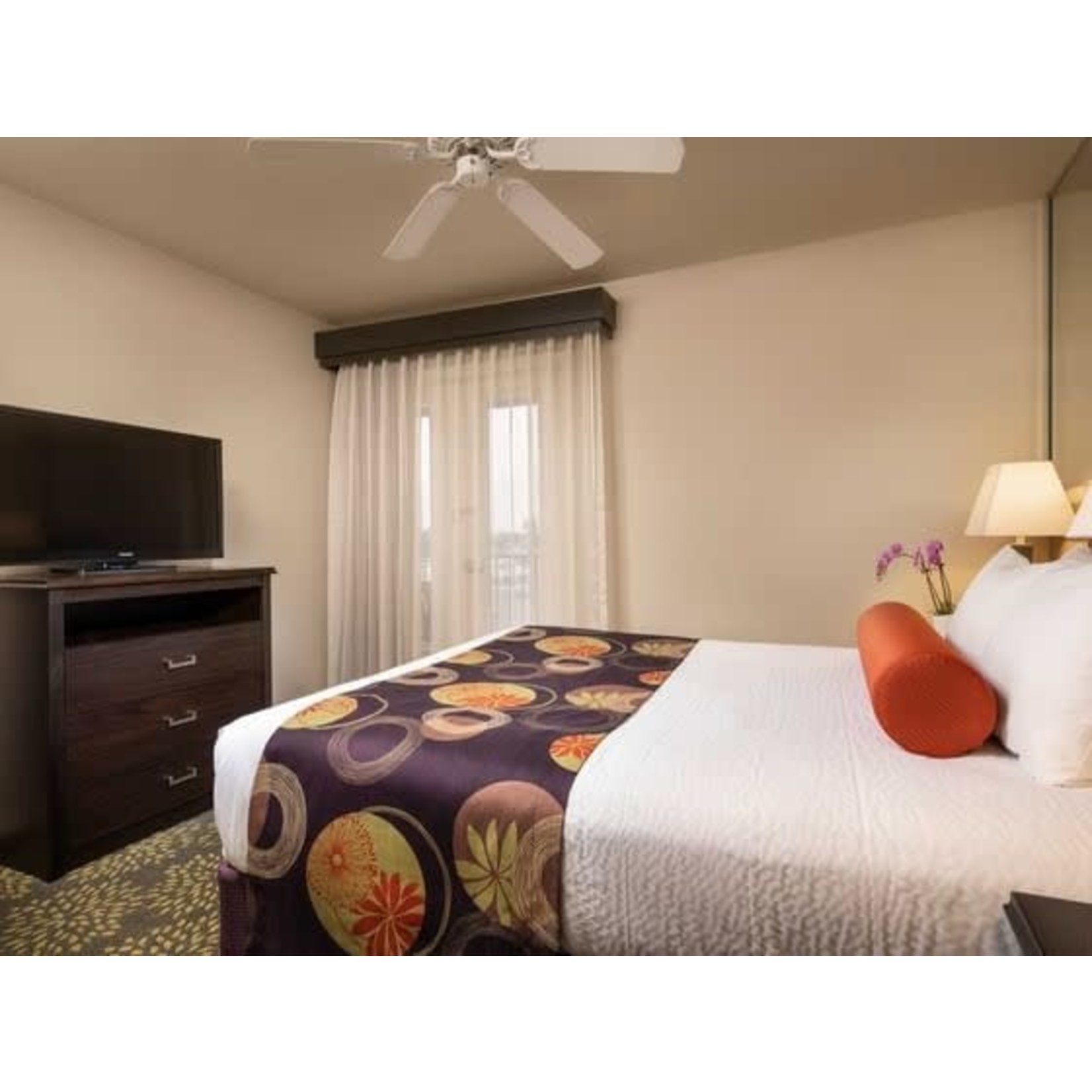 AZ - London Bridge Resort - Lake Havasu AZ - London Bridge Resort - Lake Havasu $650 - (3) Day (2) Night Stay. (EXP 1 YR)