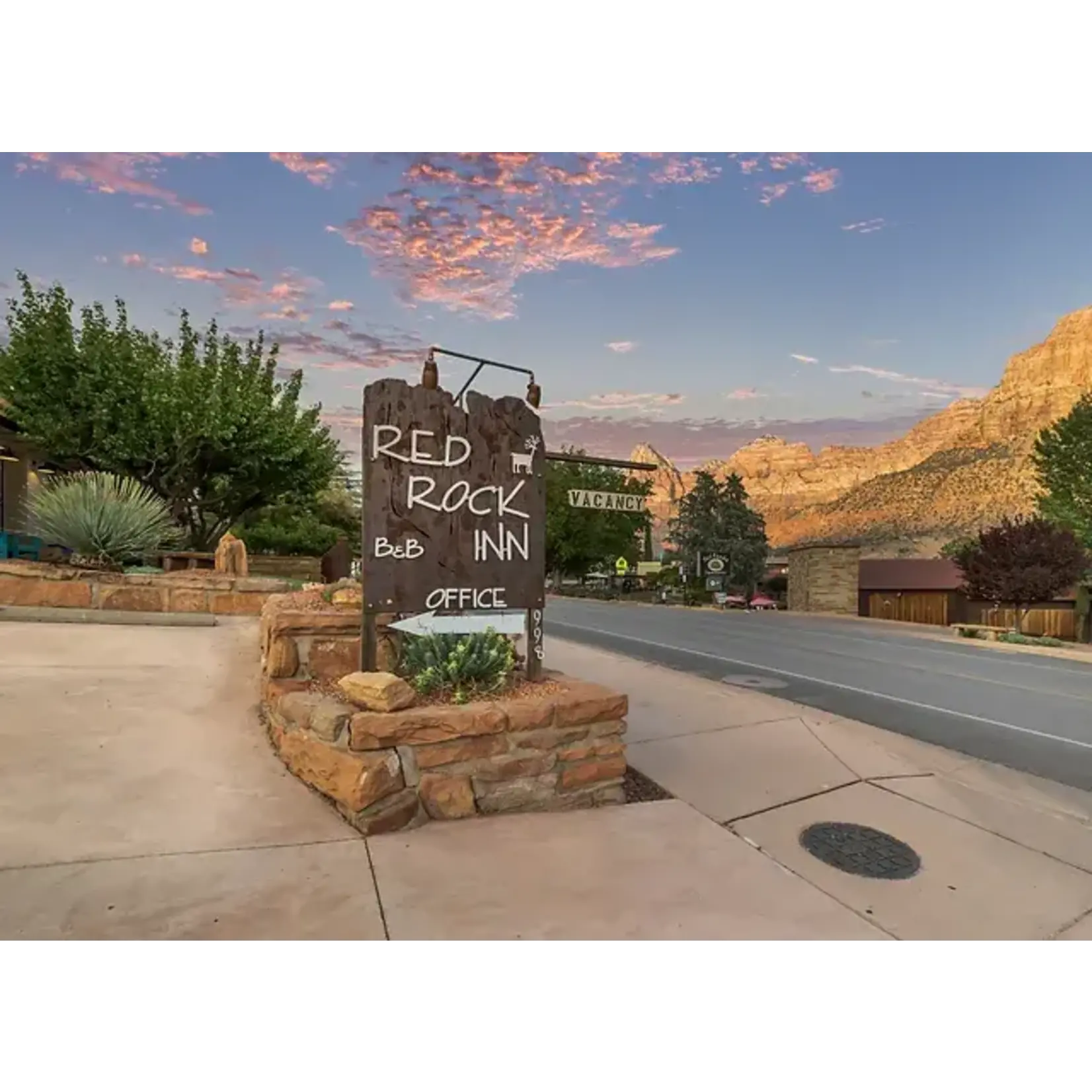 UT - Red Rock Inn UT - Zion Red Rock Inn - $500 Value (2) Night Stay Includes Breakfast (Valid Mon - Thurs Only)(NO EXP))