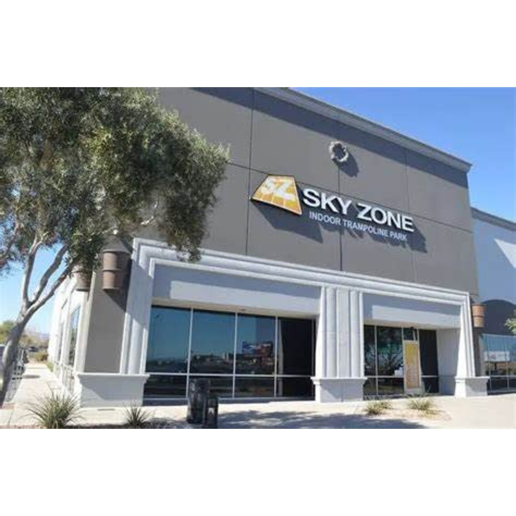 Sky Zone Sky Zone - $26 Value Single Ticket (90 min Jump Passes)