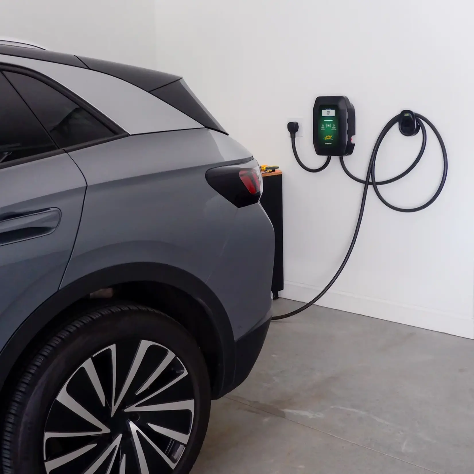 Battery Tender eCharge 40 A Level 2 Home Electric Vehicle Charger