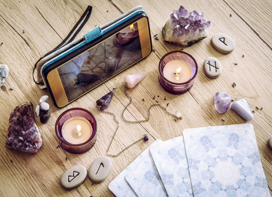 Tarot Cards / Oracle Cards & Divination Tools