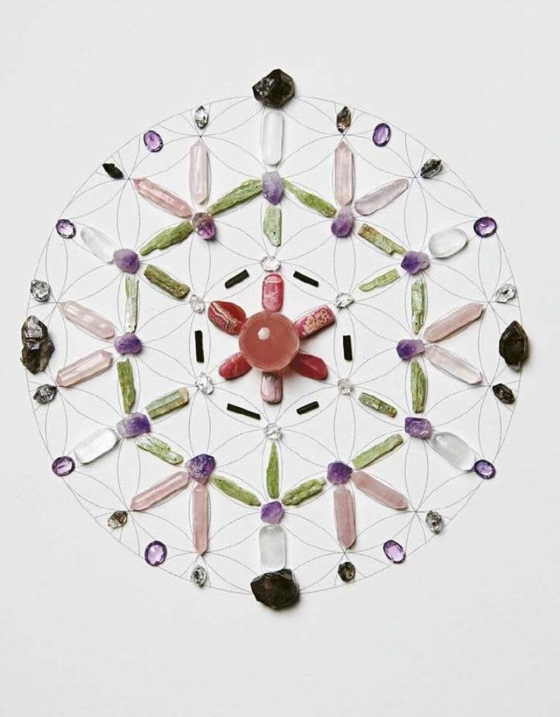 Crystal Grids Handbook: Use the Power of the Stones for Healing and Manifestation
