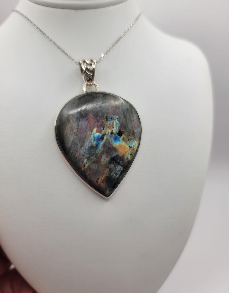 Labradorite Pendant #9 - Gemstone